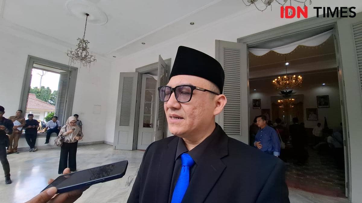 Kepala Badan Pendapatan Daerah (Bapenda) Banten Berly Rizki Natakusumah, adik Wagub Dimyati Berly usai dilantik (IDNTimes/ Khaerul Anwar)