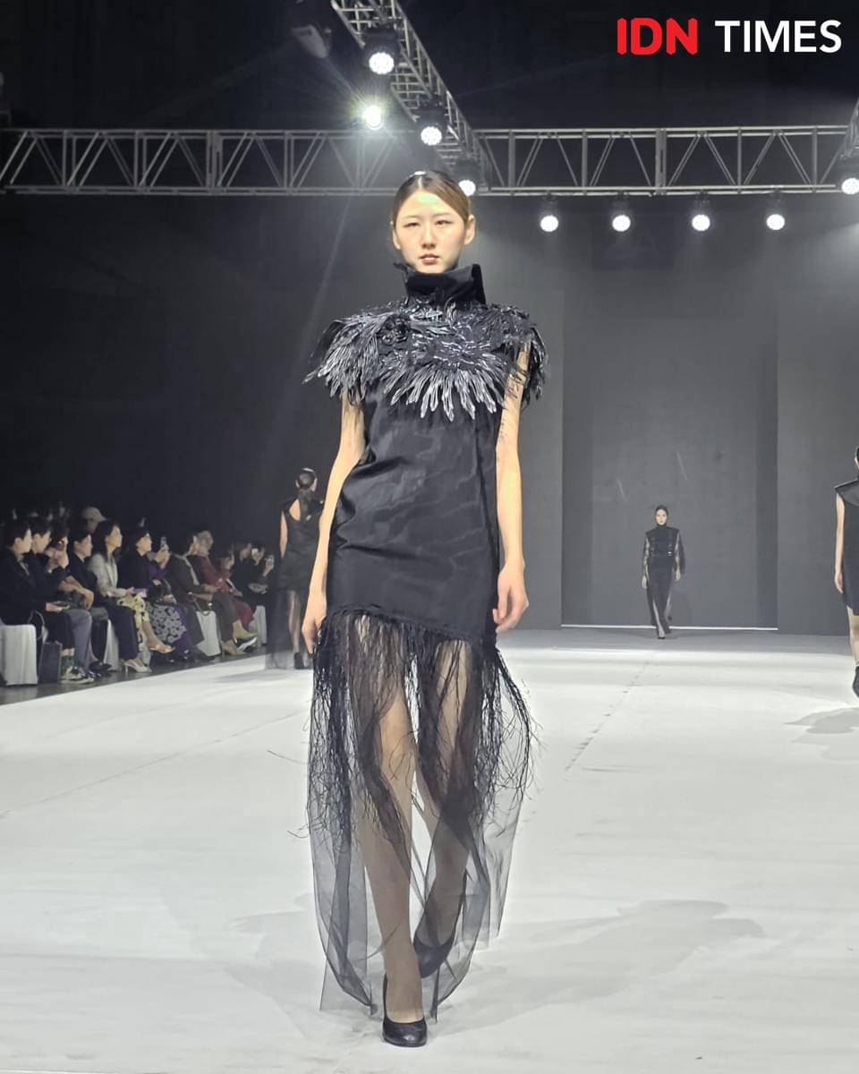 Koleksi karya Jerome Blin asal Prancis di Busan Fashion Week 2025
