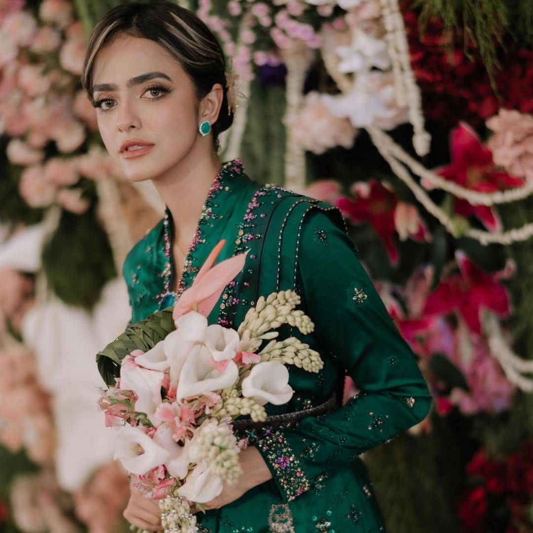 Rangkaian busana pernikahan Azizah Hanum