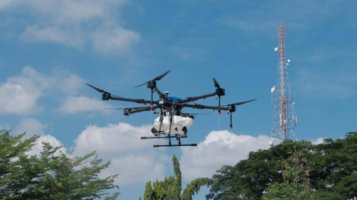 Laboratorium Mekatronika dan Robotika Departemen Teknik Mesin Universitas Hasanuddin meluncurkan Rice Seed Spreading Drone atau drone penyebar benih padi. (Dok. Istimewa)