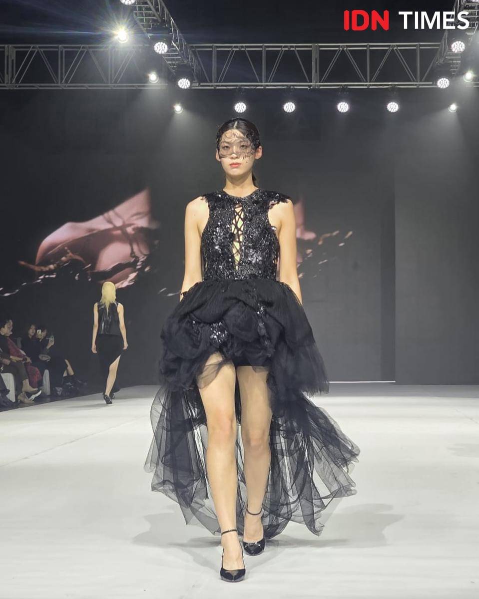 Koleksi karya Jerome Blin asal Prancis di Busan Fashion Week 2025