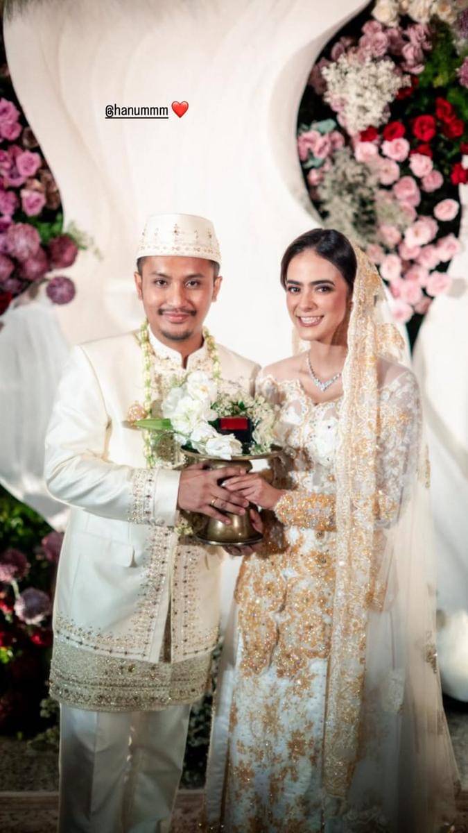 Rangkaian busana pernikahan Azizah Hanum