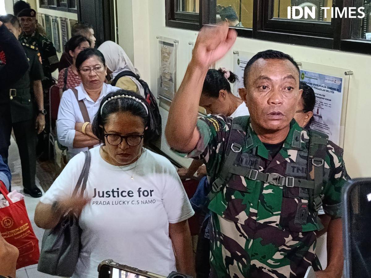 Orang tua Prada Lucky ngamuk, tuding saksi bela tiga perwira.