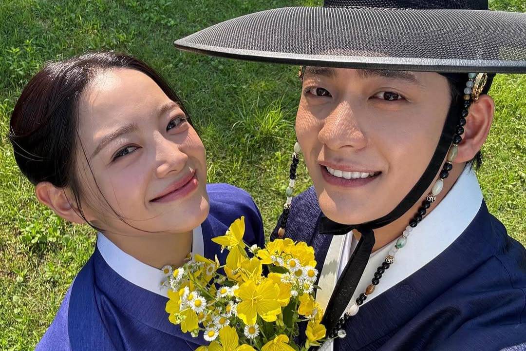 Kim Se Jeong dan Kang Tae Oh