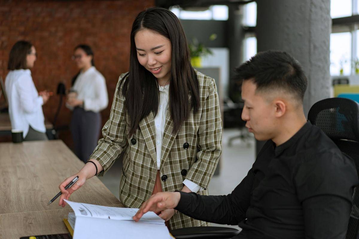 ilustrasi negosiasi jobdesk dengan atasan