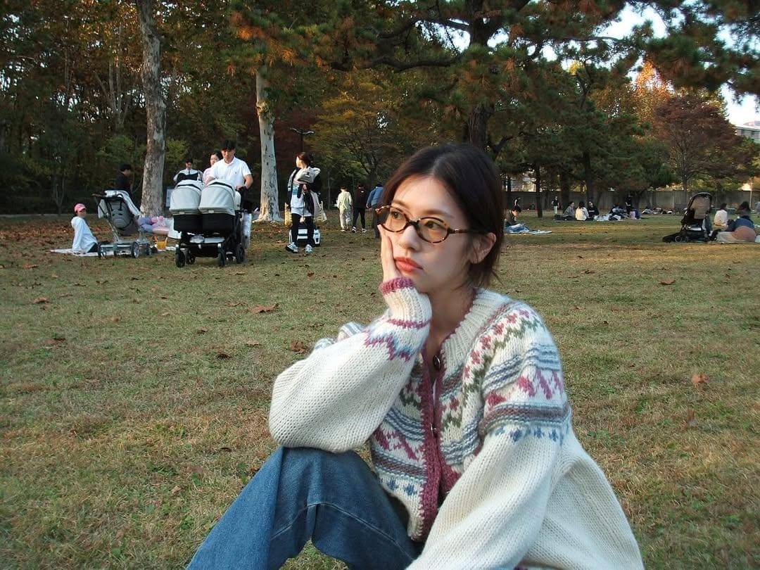 ide styling knitwear ala Jung So Min