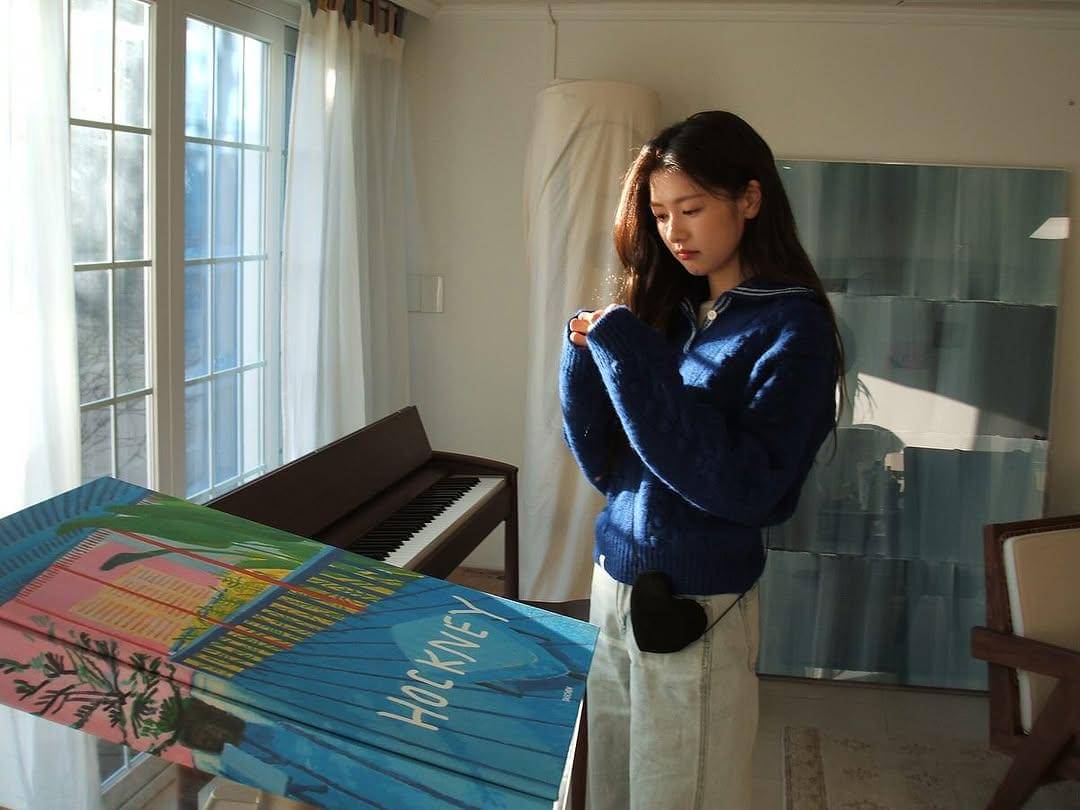 ide styling knitwear ala Jung So Min