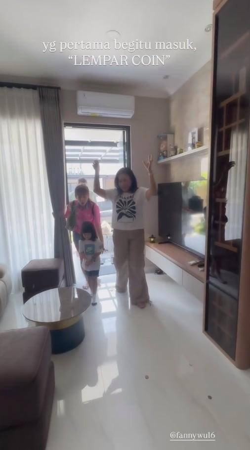 Rumah Baru Ibunda Cherly Juno