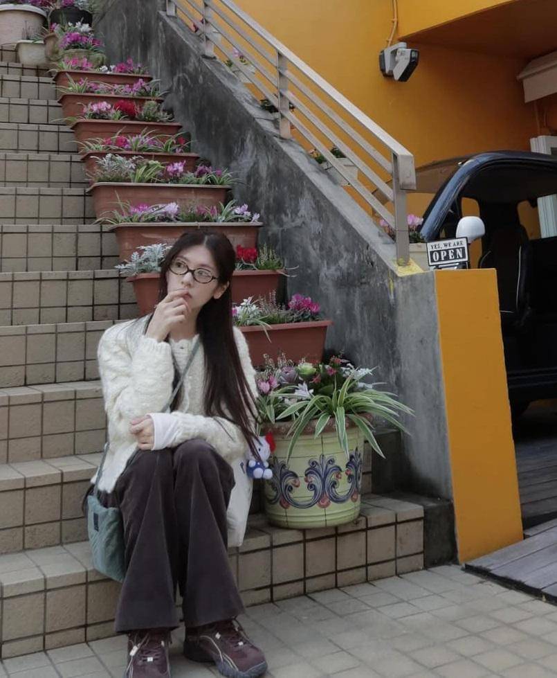 ide styling knitwear ala Jung So Min