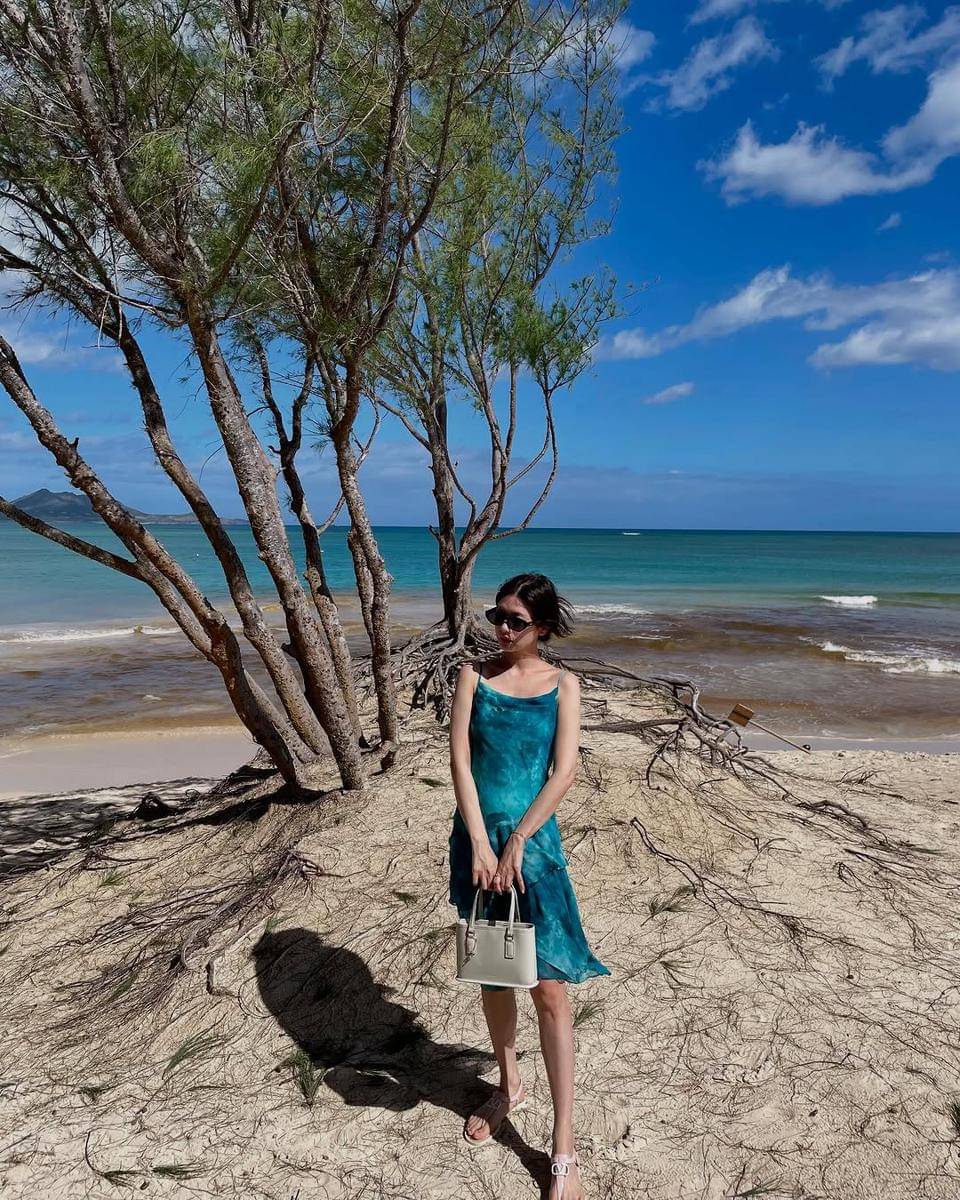 Gaya nuansa biru ala Jung So Min