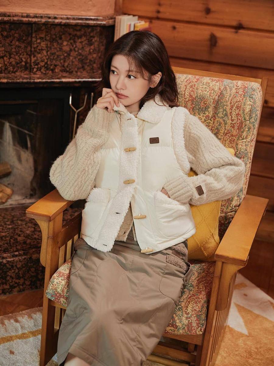 ide styling knitwear ala Jung So Min