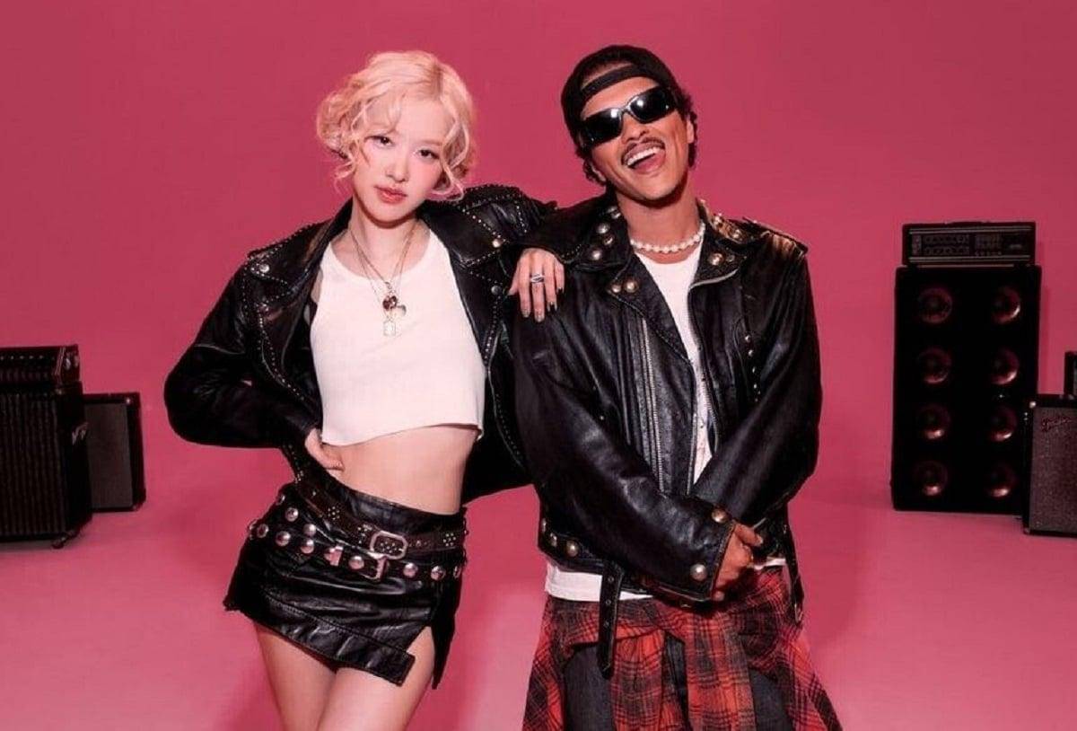 ROSE BLACKPINK dan Bruno Mars dalam musik video "APT." 