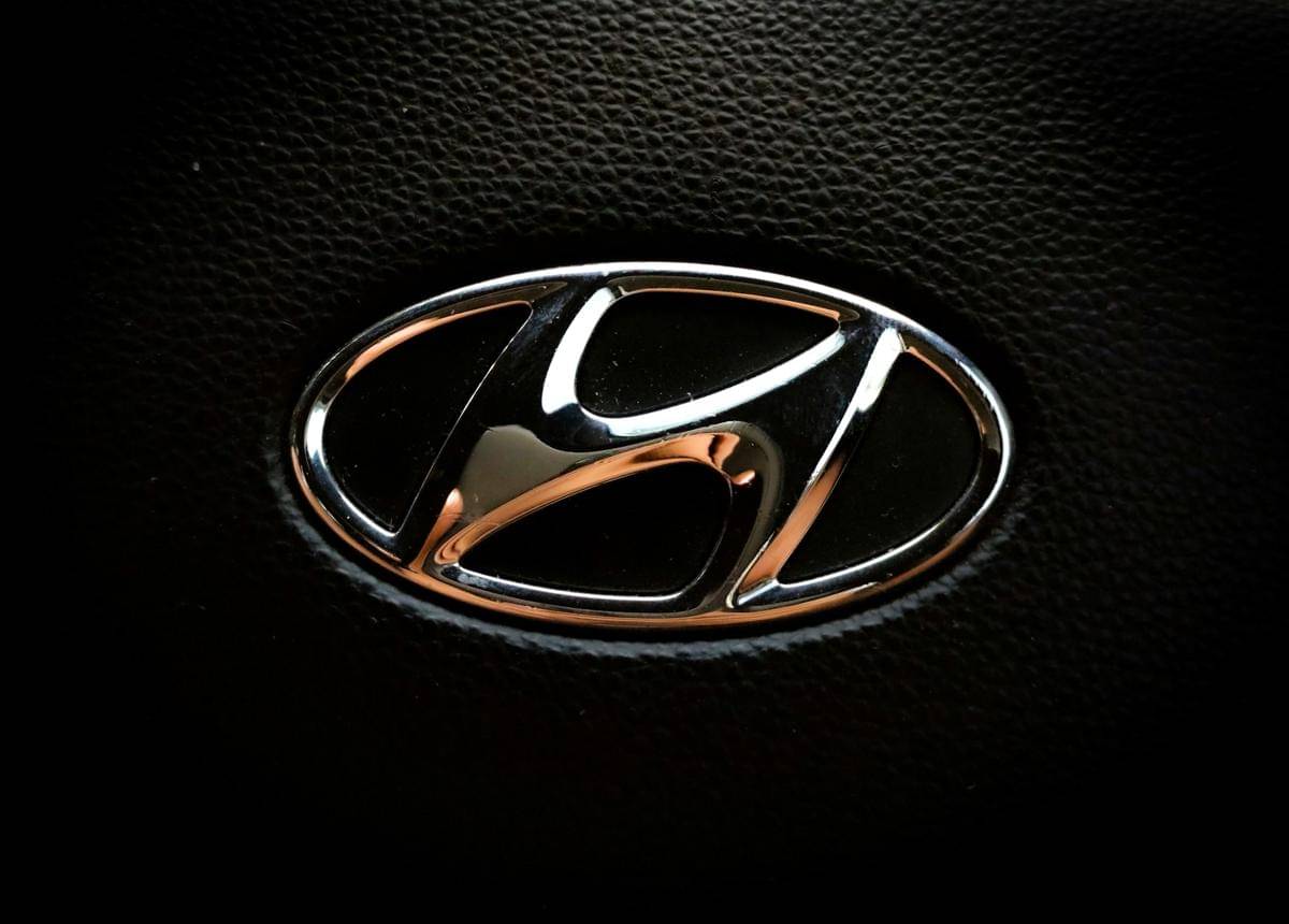 ilustrasi logo Hyundai