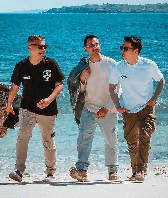 Mix and Match Cargo Pants ala Ariel Noah