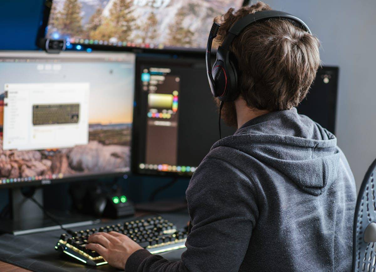 ilustrasi colorist / color grading artist 