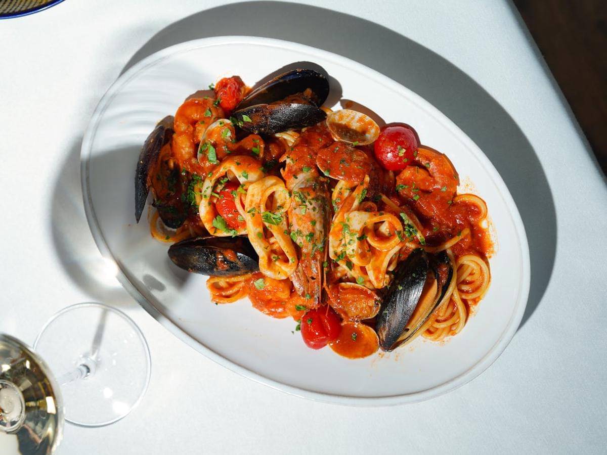 ilustrasi spaghetti seafood marinara