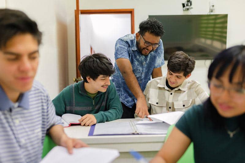 ilustrasi belajar di kelas BIPA 