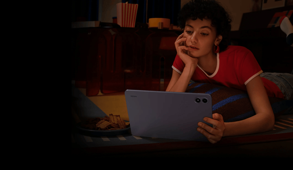 ilustrasi tablet yang digunakan untuk menonton konten favorit