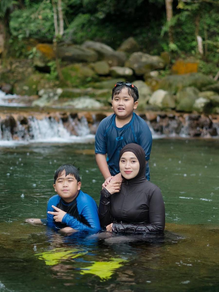 Ririe Fairus ajak anak ke Lembah Tepus