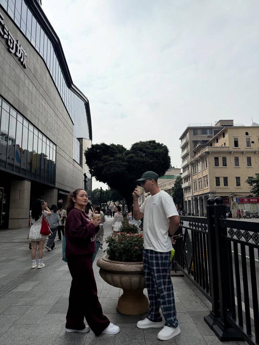 Krisjiana dan Siti Badriah jalan-jalan di Guangzhou