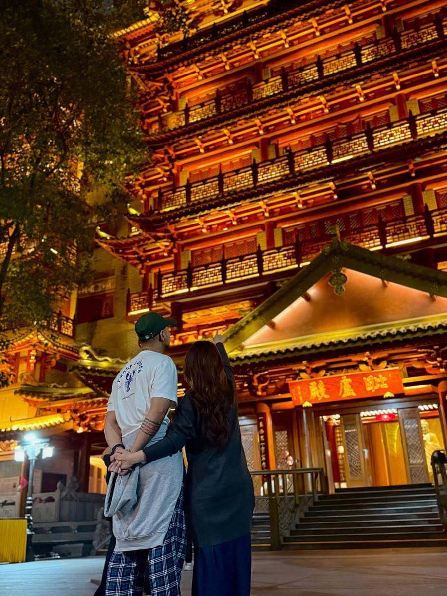 Krisjiana dan Siti Badriah jalan-jalan di Guangzhou