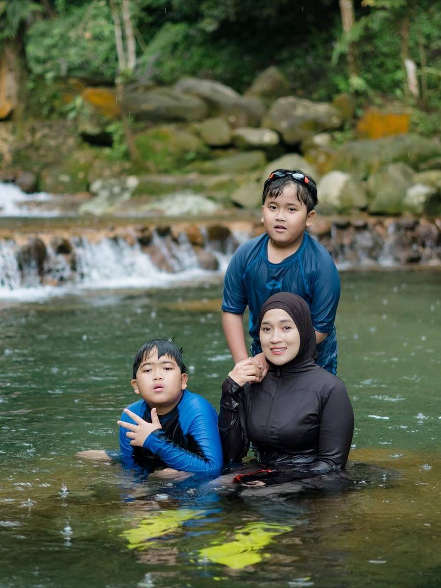 Ririe Fairus ajak anak ke Lembah Tepus