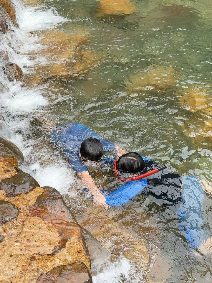 Ririe Fairus ajak anak ke Lembah Tepus