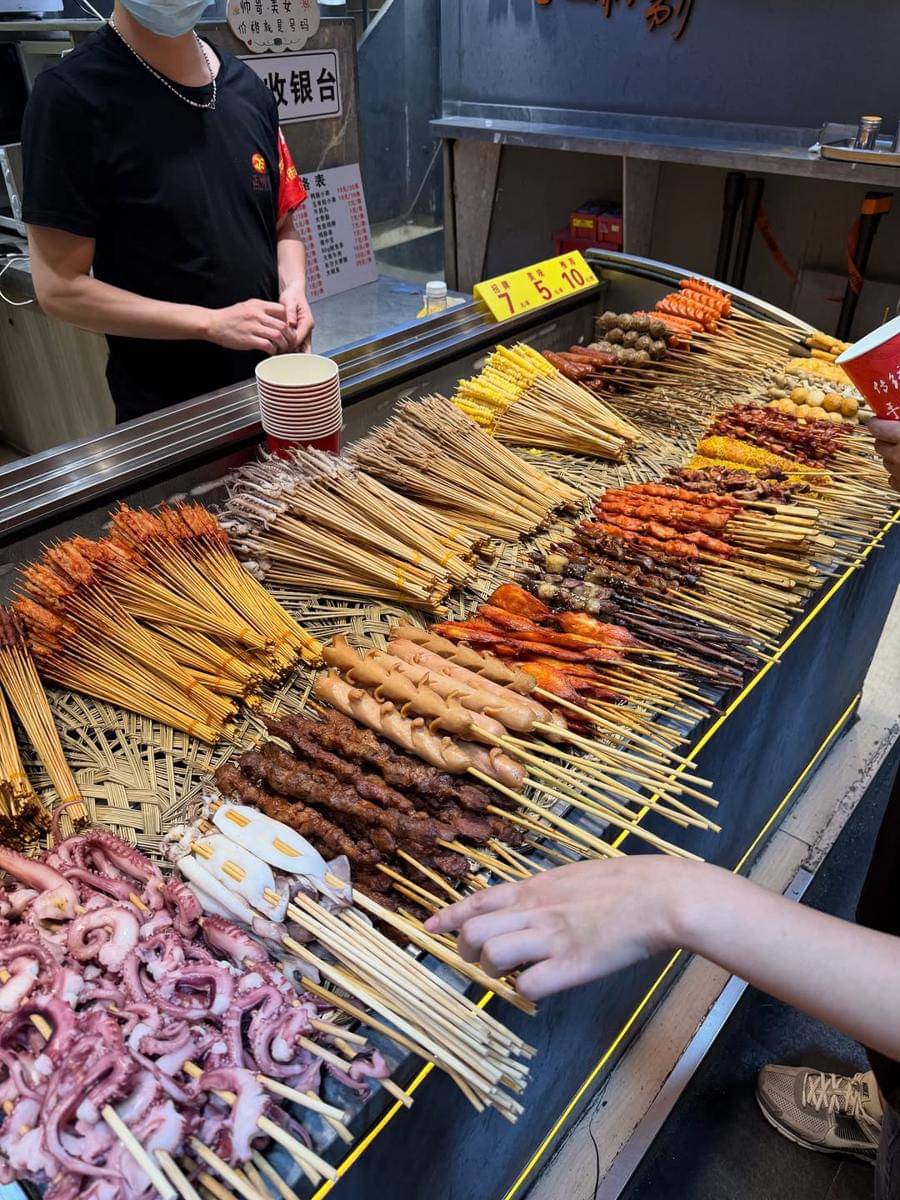 Krisjiana dan Siti Badriah jalan-jalan di Guangzhou