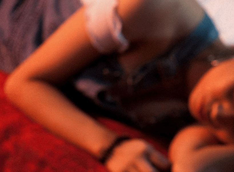 NIKI dalam cover lagu "I Like U"