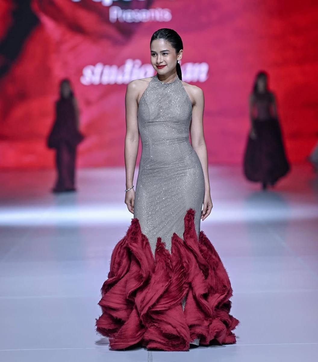 Maudy Ayunda tampil di JFW 2026