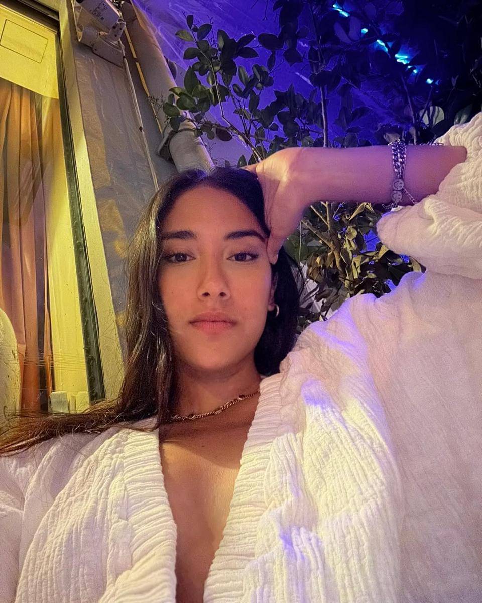 Inspirasi makeup ala Sabrina Alatas