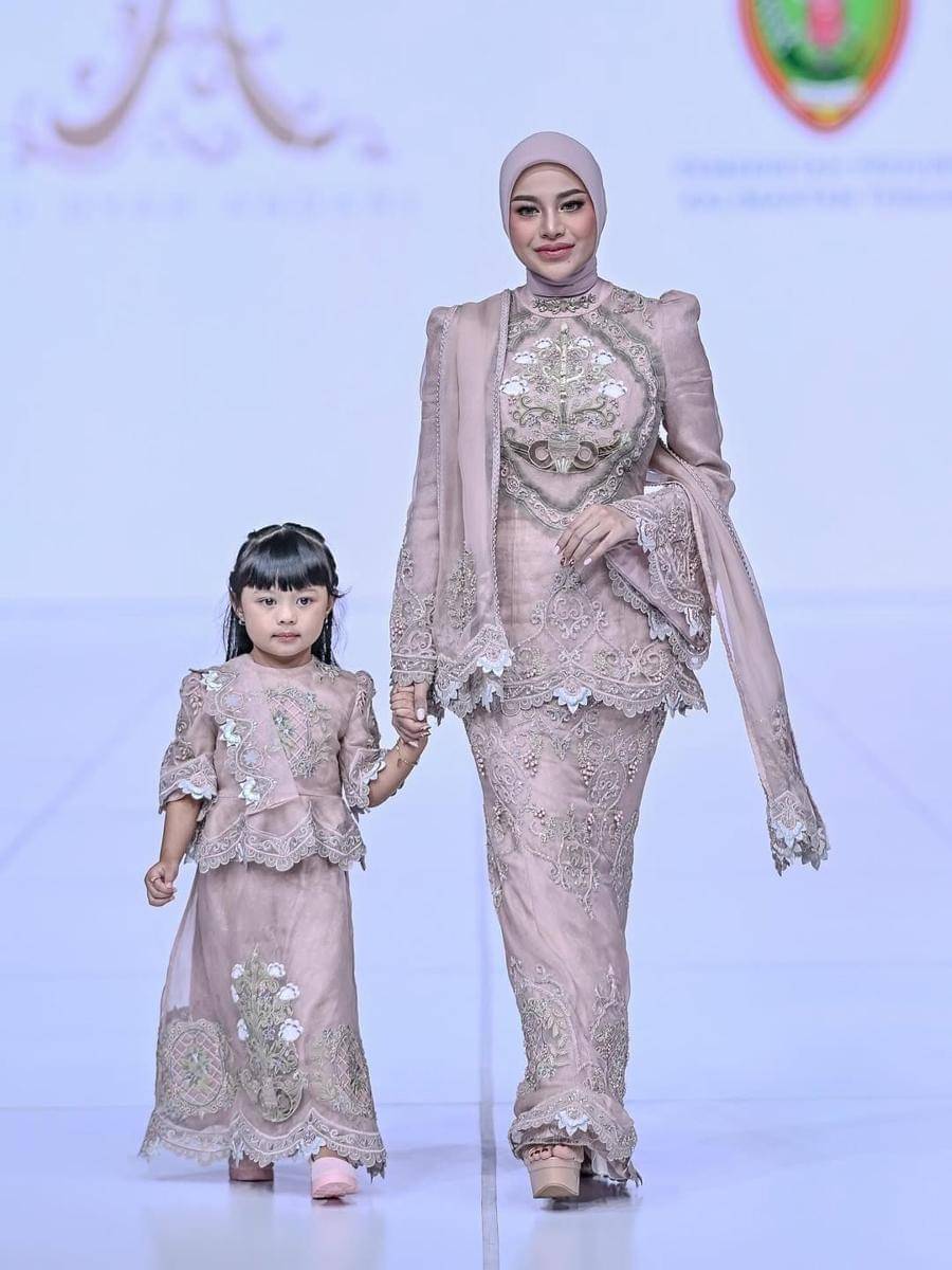Aurel Hermasyah dan Ameena tampil di JFW 2026