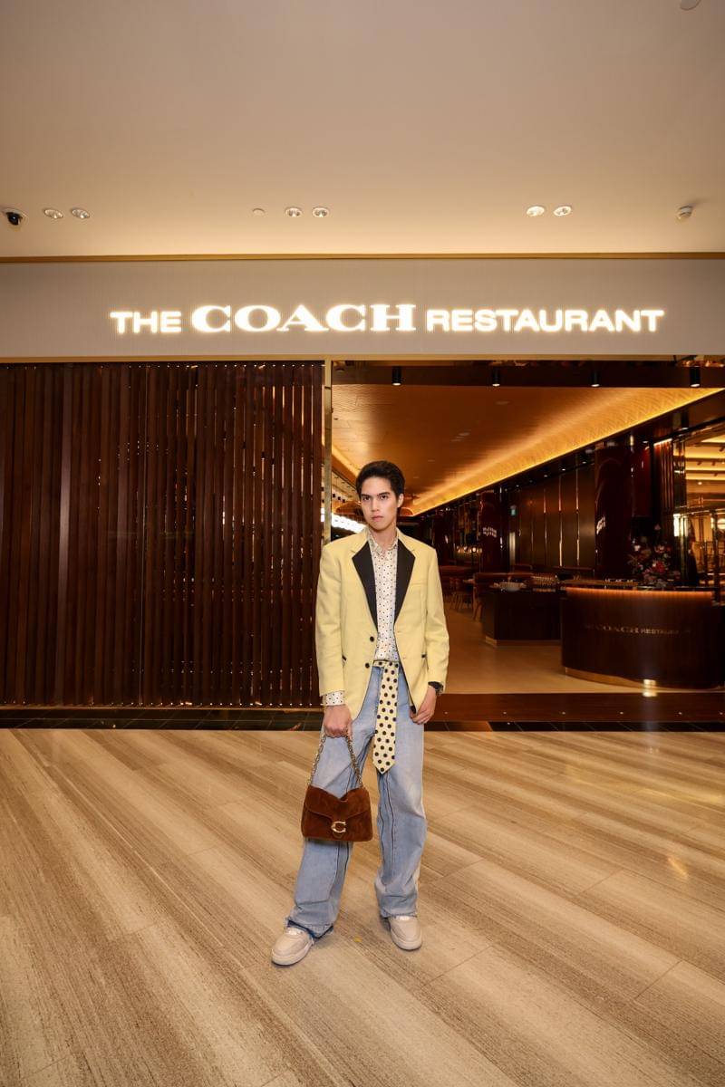 OOTD Couple Syifa Hadju-El Rumi di Pembukaan The Coach Restaurant Singapura