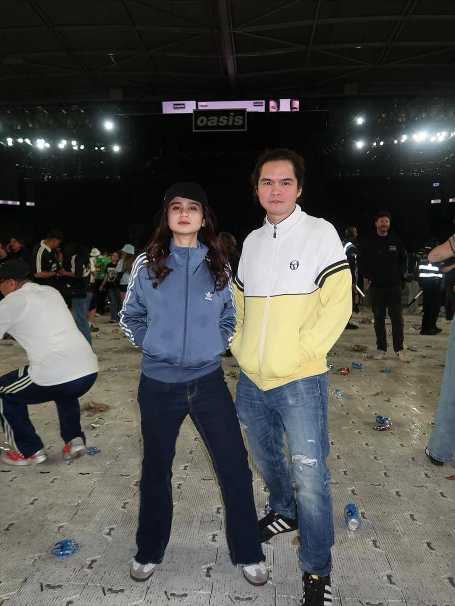 Tissa Biani dan Dul nonton Oasis di Melbourne
