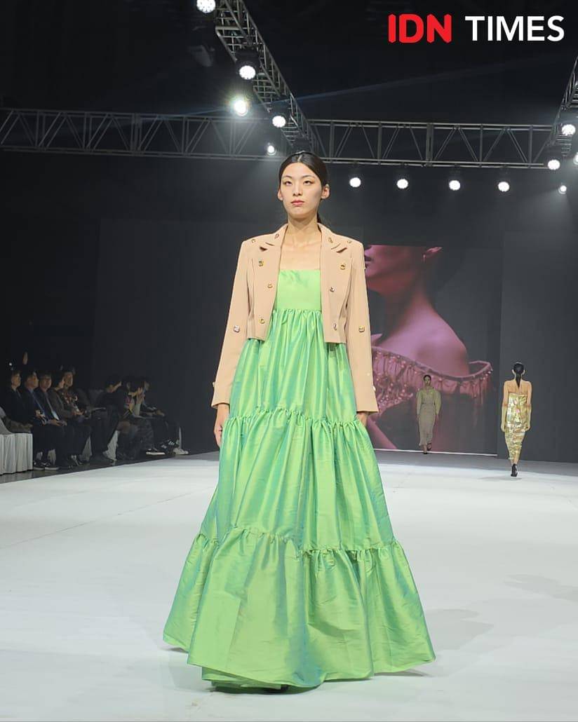 Koleksi karya Ernesto Abram di Busan Fashion Week 2025