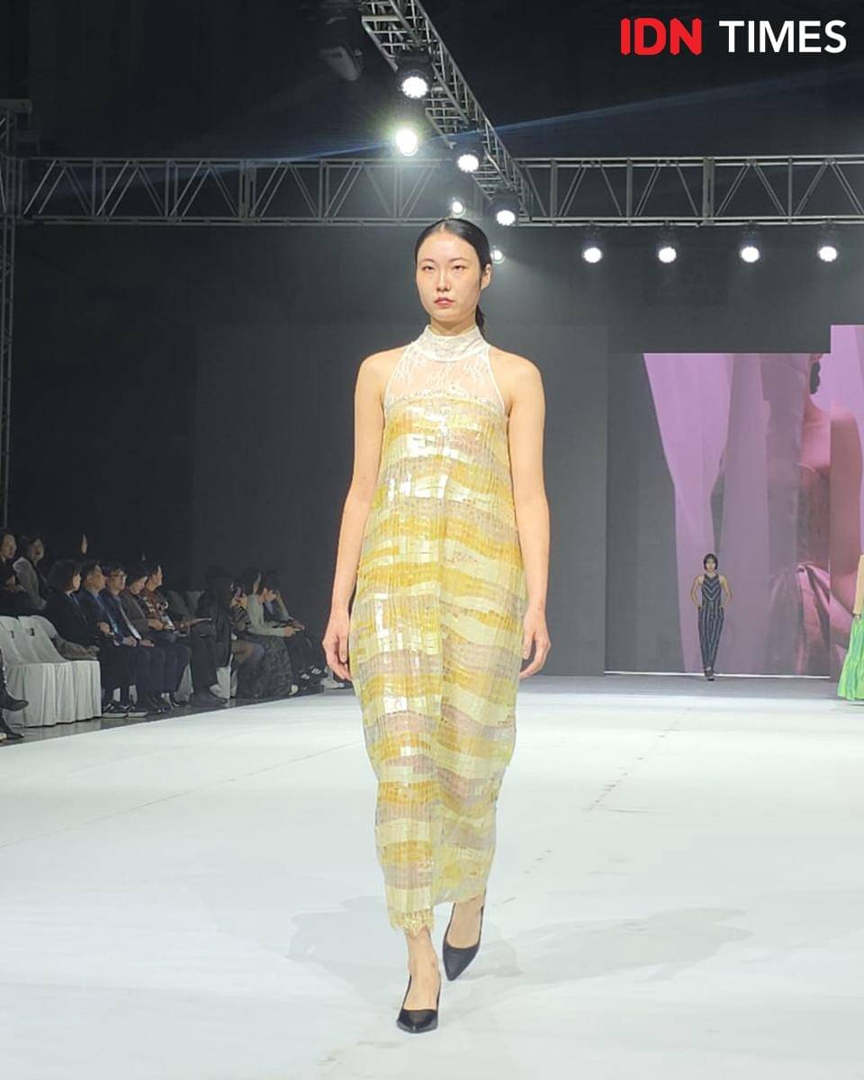 Koleksi karya Ernesto Abram di Busan Fashion Week 2025