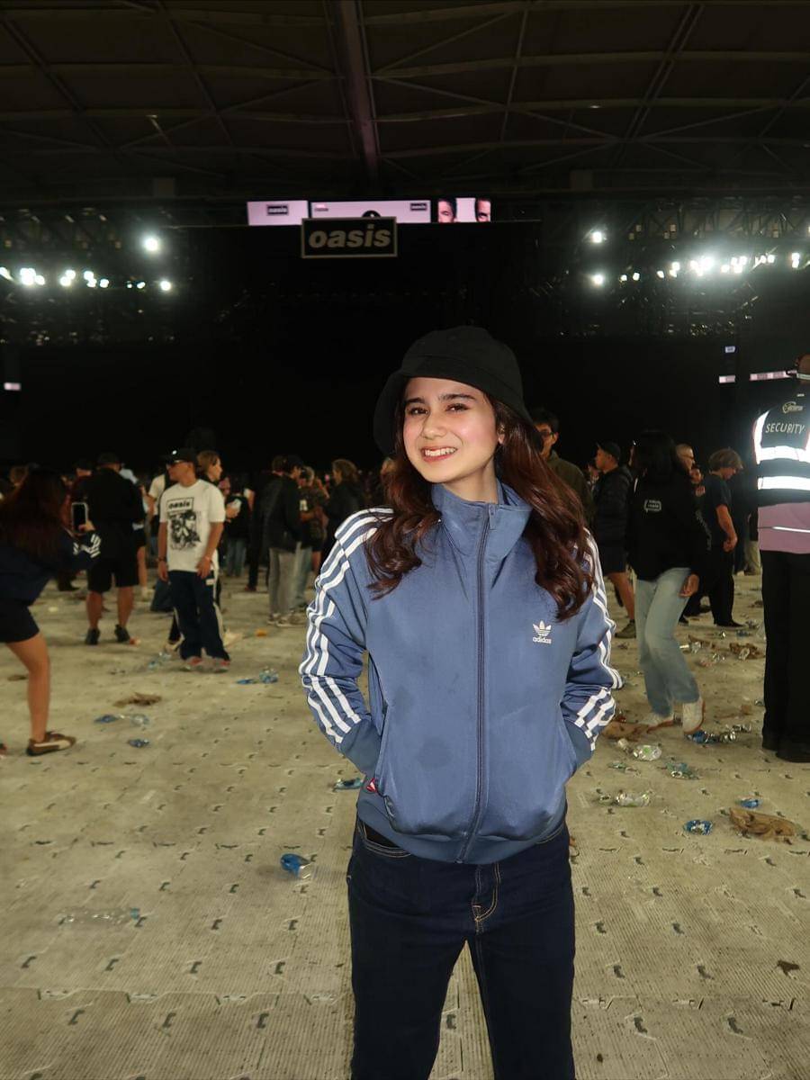 Tissa Biani dan Dul nonton Oasis di Melbourne