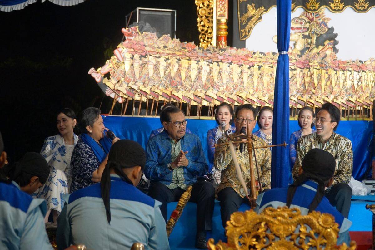 Peringatan Hari Ulang Tahun ke-14 Partai NasDem Jawa Tengah di Alun-Alun Manunggal, Gombong, Kebumen, Sabtu (1/11/2025) malam. (Dok. Nasdem Jateng)