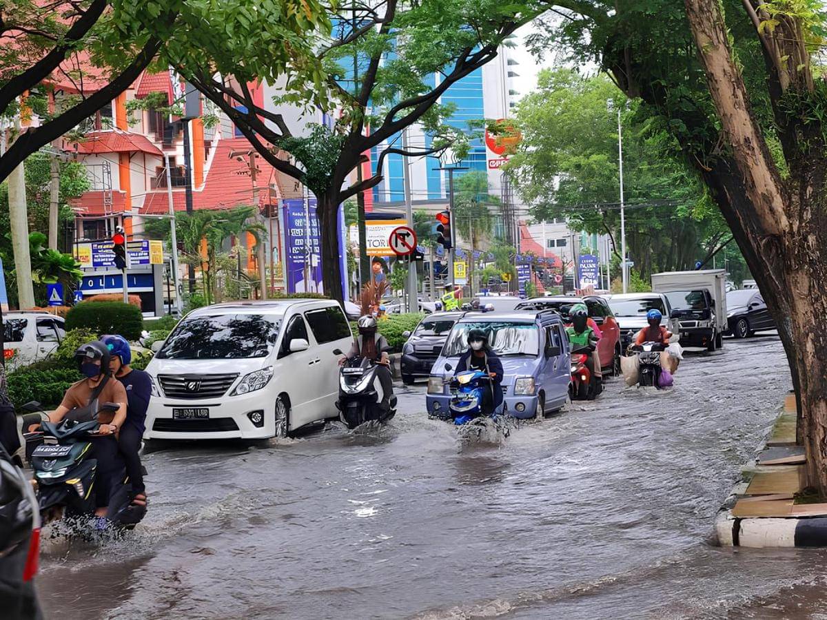 Banjir rob di Kota Banjarmasin pada awal 2025. (dok/istimewa)