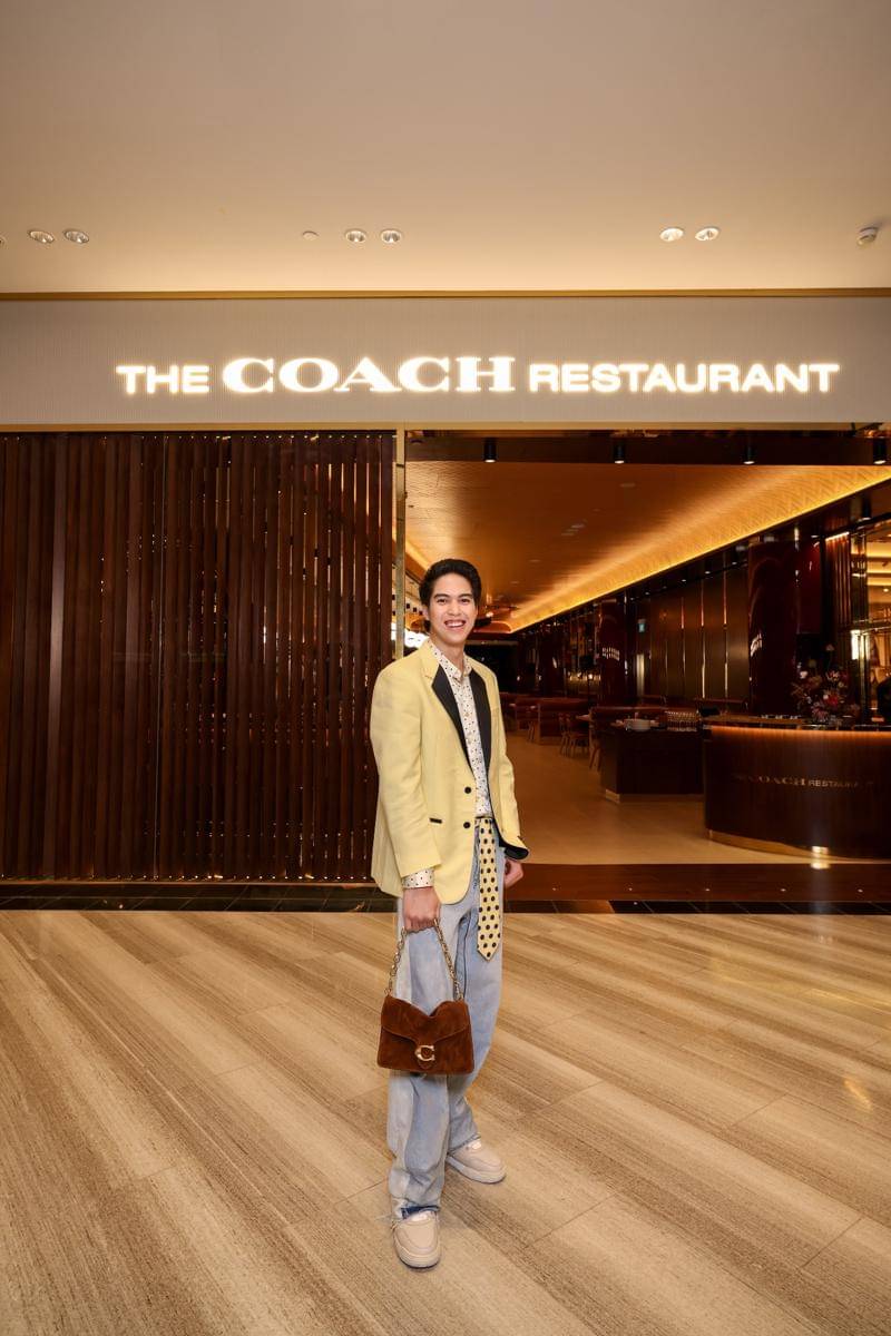 OOTD Couple Syifa Hadju-El Rumi di Pembukaan The Coach Restaurant Singapura