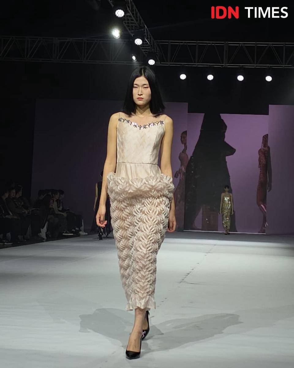 Koleksi karya Ernesto Abram di Busan Fashion Week 2025