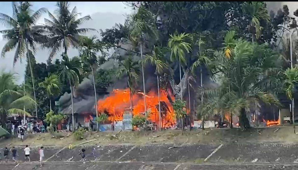 Kebakaran yang menewaskan ibu dan anak di Padang (Foto: Damkar Padang)