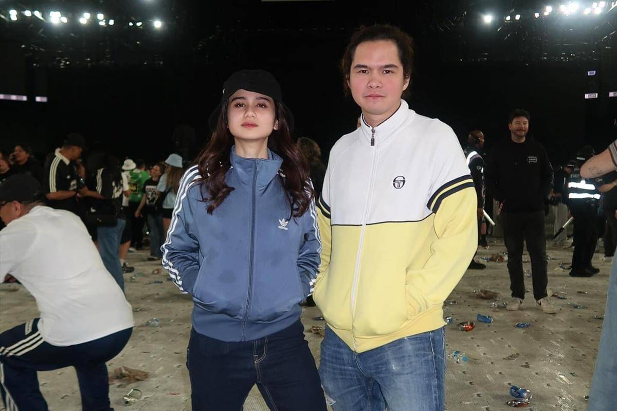 Tissa Biani dan Dul nonton Oasis di Melbourne