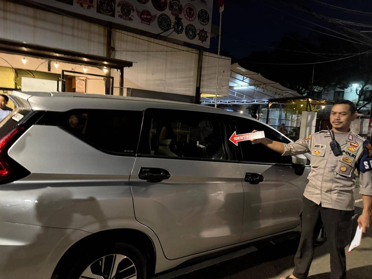 Kaca mobil wartawan Kompas.com dipecahkan di Menteng, laptop dan ID pers raib saat makan malam bersama rekan sejawat. (Dok. Istimewa)