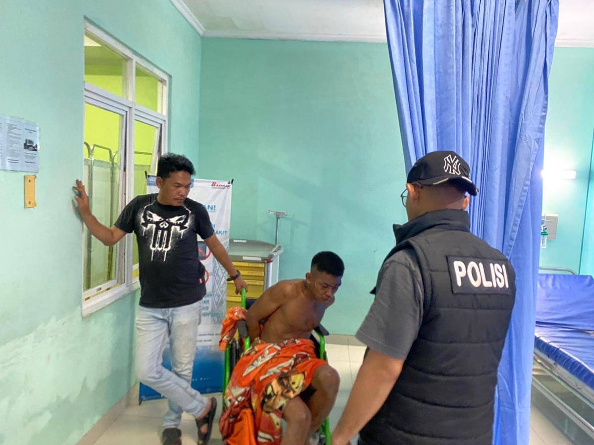 Pelaku pembacokan di Sungai Lilin saat diringkus polisi. (Dok. Polres Muba)