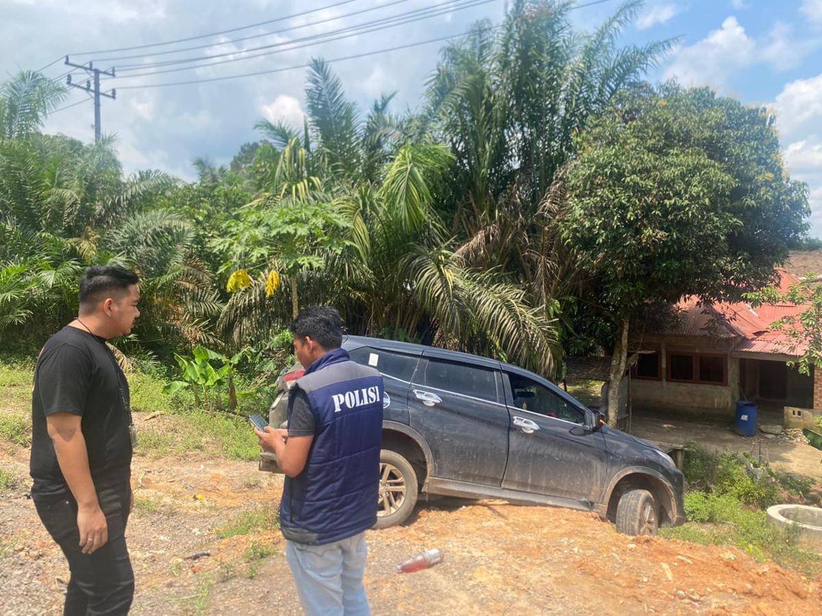 Barang bukti mobil yang digunakan pelaku membacok korban. (Dok. Polres Muba)