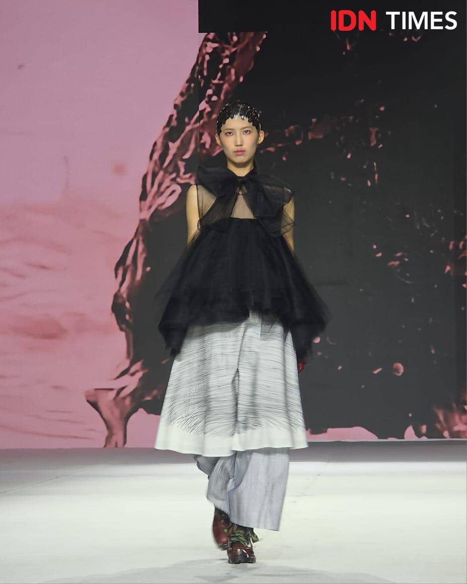 Koleksi karya Lakon Indonesia di Busan Fashion Week 2025