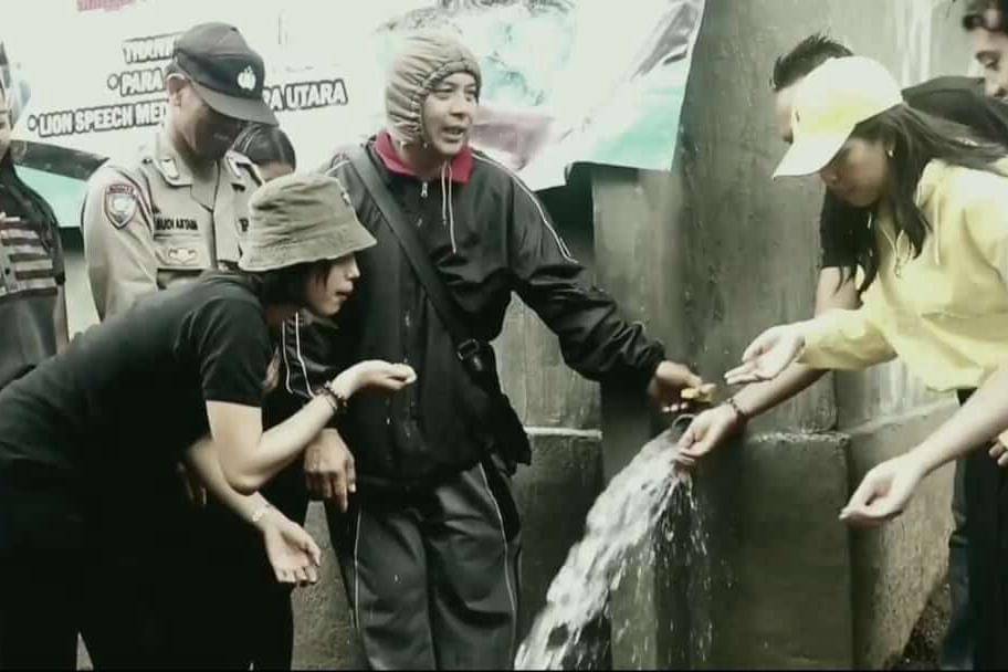 potret program SAUS dari Reza Riyady untuk alirkan air bersih di Desa Ban, Bali