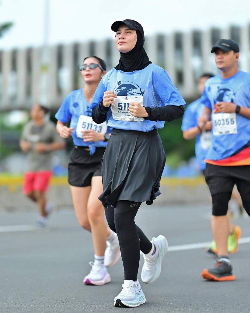 Outfit Olahraga Hijab ala Dwihanda
