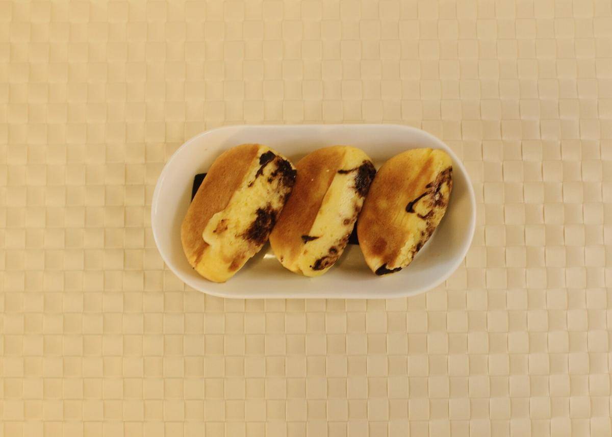 ilustrasi pukis singkong kelapa cokelat